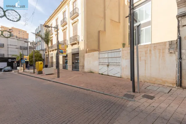 Solar en venta en el centro de Motril - foto 3