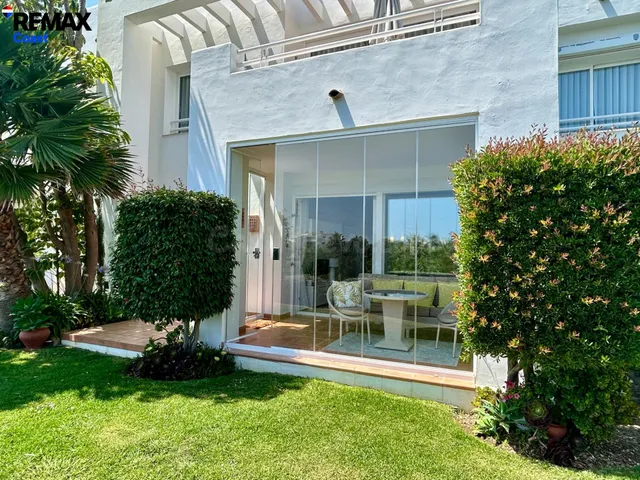 Apartamento en Alcazaba Lagoon con acceso a la Mayor Laguna  - foto 4