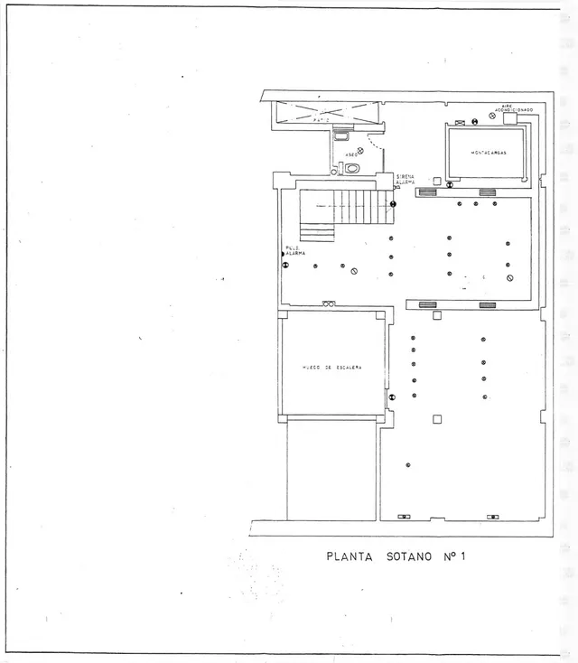 LOCAL COMERCIAL EN AV. PAIS VALENCIANO — 3