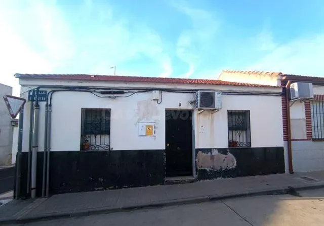 SE VENDE casa OKUPA en C Longuera de Puertollano - foto 4