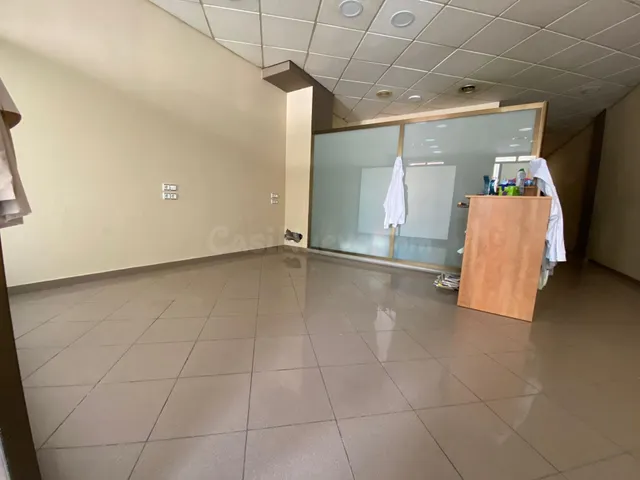 Amplia Oficina en el Centro Histórico de Lleida por €110,000 - foto 4