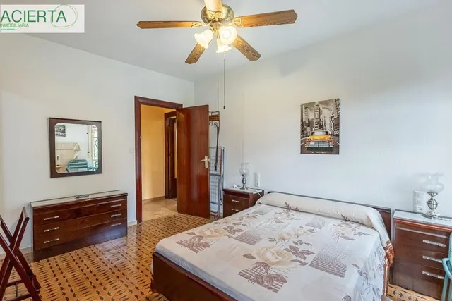 Gran casa con parcela y piscina en Cájar — 16