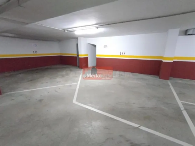 SE VENDEN VARIAS PLAZAS DE GARAJE EN RONDA FINGOI