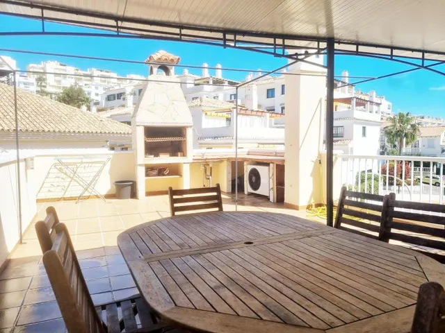 Amplio y acogedor piso en Torrequebrada con garajes incluidos — 7