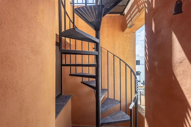 PRECIOSO CHALET EN LOMA VERDE — 24