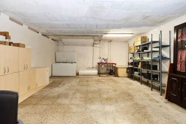 Amplio Local Comercial Reformado en Mancha Real, Andalucía - foto 2