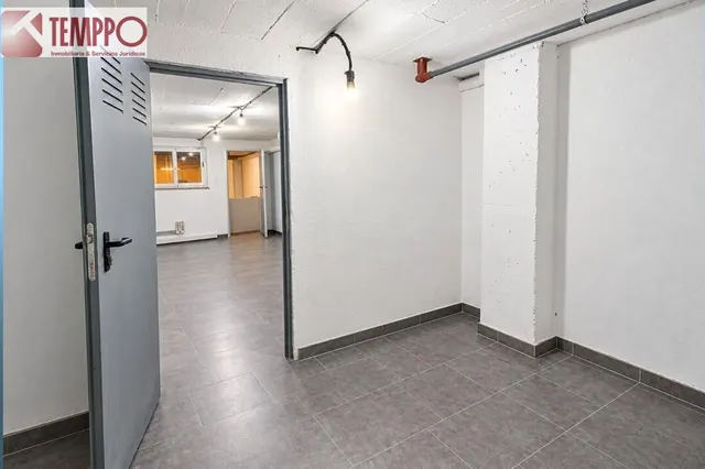 ¡327 m2 de espacio para impulsar tu negocio por sólo 750 €/mes! — 8