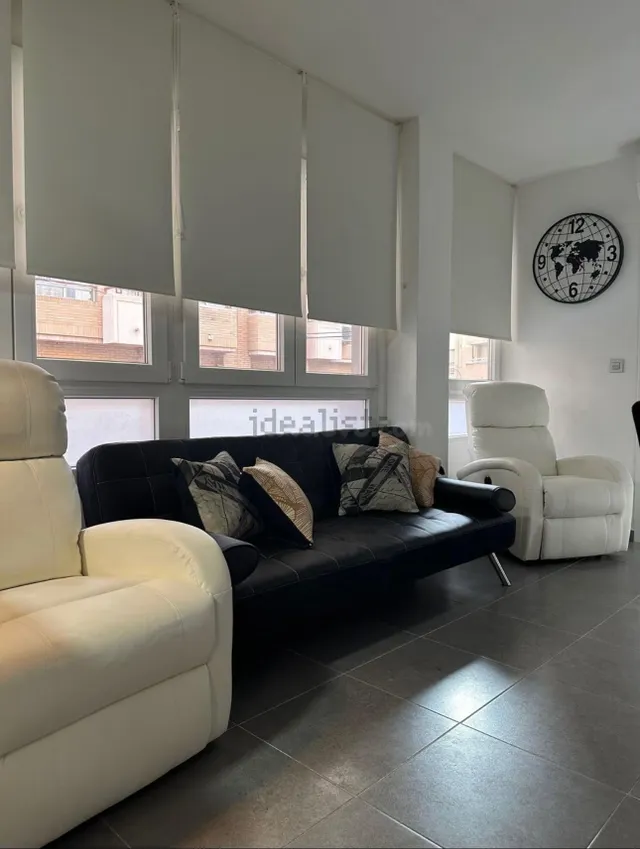 ALQUILER DE EXCELENTE VIVIENDA AMUEBLADA ZONA SANTO DOMINGO  - foto 2
