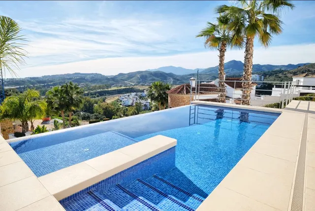 Villa contemporanea con vistas al Mar y Montaña!! a 5 minutos de san Pedro de Alcantara, Marbella. — 2