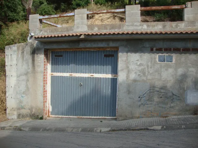 GARAJE EN PARCELA DE 800M2 EN URBANIZACIÓN — 4
