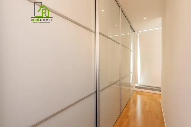 Espacio, confort y calidad: magnífica vivienda unifamiliar adosada — 47