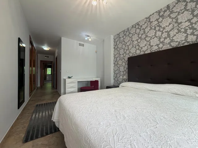 Amplia vivienda en Casares Costa con espectacular terraza privada, garaje y trastero — 10
