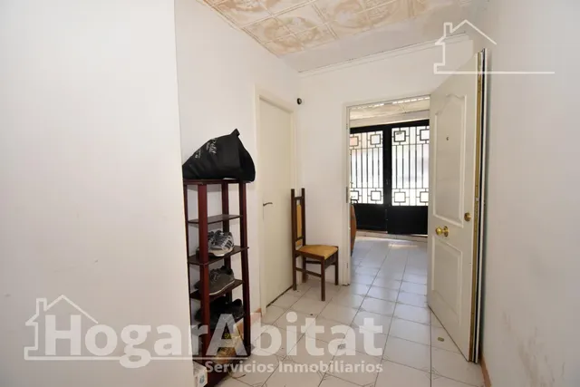 AMPLIA CASA PARA REFORMAR CON 7 DORMITORIOS EN EL CENTRO — 6