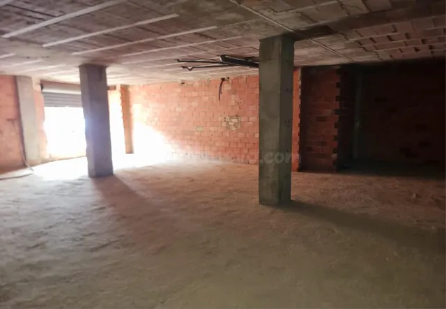 LOCAL DE MÁS DE 1.000 m2 EN VILA-REAL - foto 3