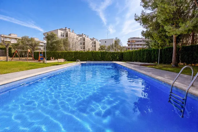 Vivienda exclusiva en Barenys piscina y parking - foto 2