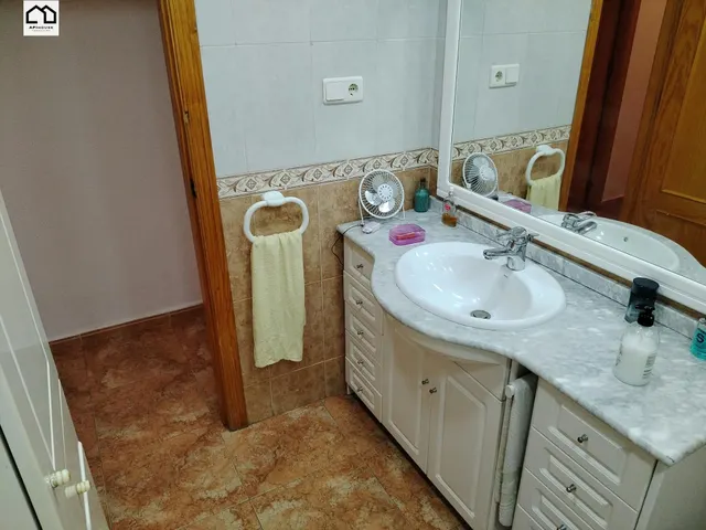 ¡Descubre esta amplia, luminosa y cuidada vivienda de 75 m2, en una de las zonas con más servicios y posibilidades de Torrevieja! — 22