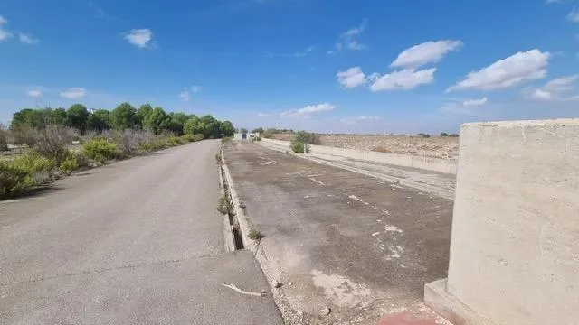 Conjunto de cinco terrenos urbanos en Urb. Alto de La Muela — 13