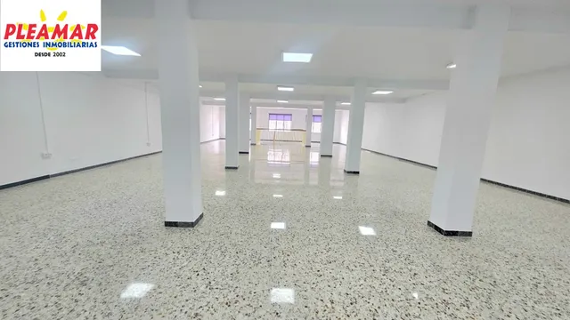 LOCAL COMERCIAL DE DOS PLANTAS DE 500 M2           ZONA CENTRO — 12