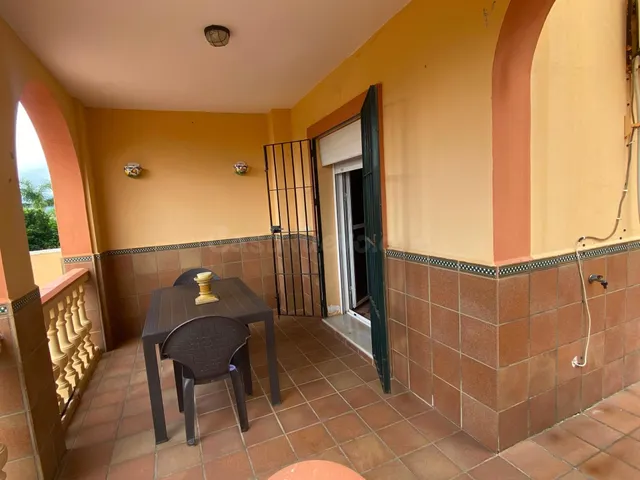 Exclusivo pareado en Santa Mónica: elegancia, espacio y vist - foto 4