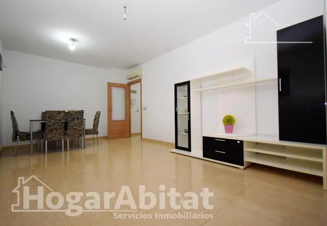 ¡UBICACIÓN IDEAL! AMPLIO, BONITO Y EXTERIOR CON GARAJE Y BALCÓN — 25