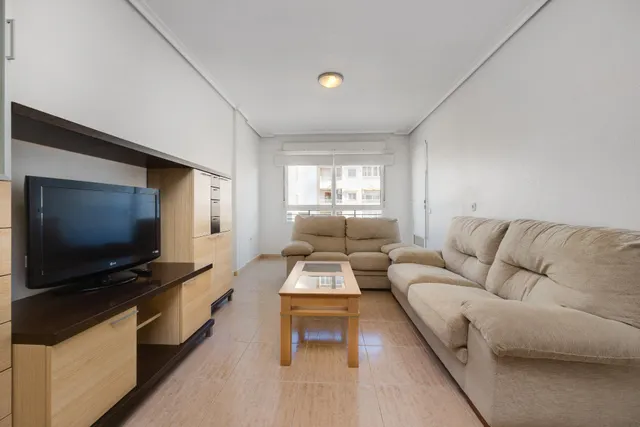 Venta de amplio apartamento seminuevo Ed.Torreaguas Torrevieja — 3