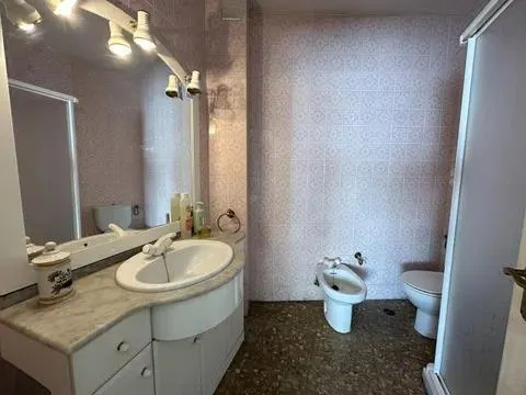 Piso Céntrico con plaza de garaje incluida en el precio — 9