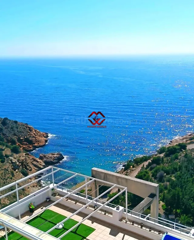 Ático con solárium privado y jacuzzi con vistas al mar en Be - foto 4