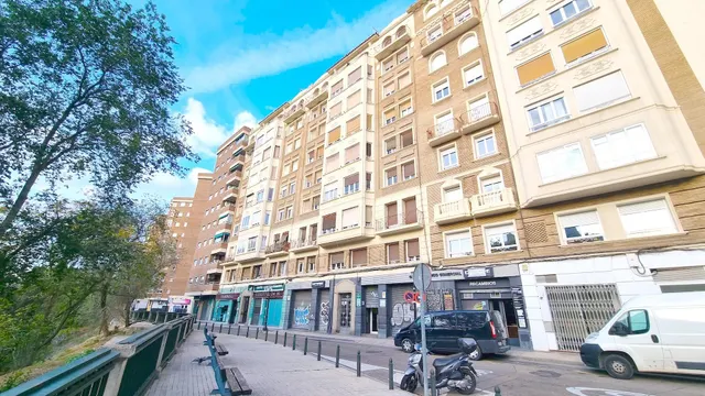 CÉNTRICO próximo a GRAN VIA/SAGASTA, LOCAL COMERCIAL de 235 m2. — 24