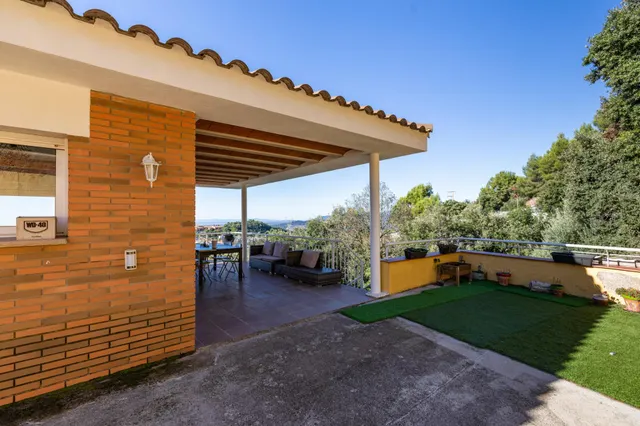 Casa con vistas espectaculares — 6