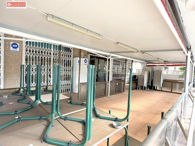 ¡local comercial en venta a 100 m del mar con amplia terraza y salida de humos! — 4