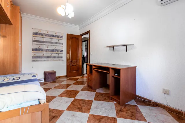 CASA DE UNA PLANTA EN BDA LA MILAGROSA — 5