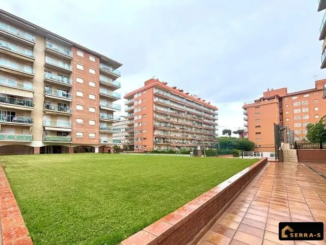 Apartamento con terraza, piscina y licencia turística a 300 metros de la playa en Santa Susanna — 20