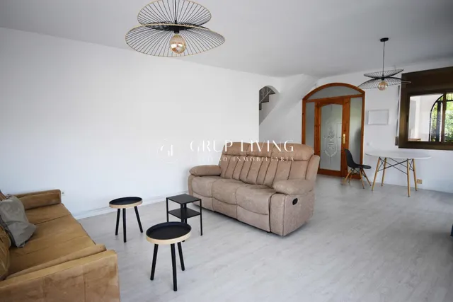 CASA LUMINOSA CON ESPACIOS EXTERIORES EN QUINTMAR - foto 5