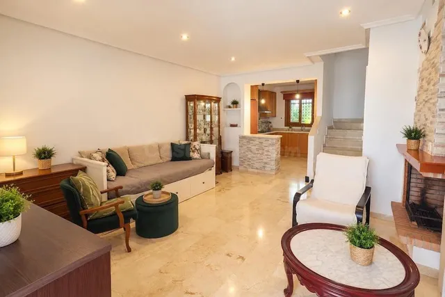 Dúplex luminoso con jardín, terraza y piscina comunitaria cerca de Villamartin Golf — 5