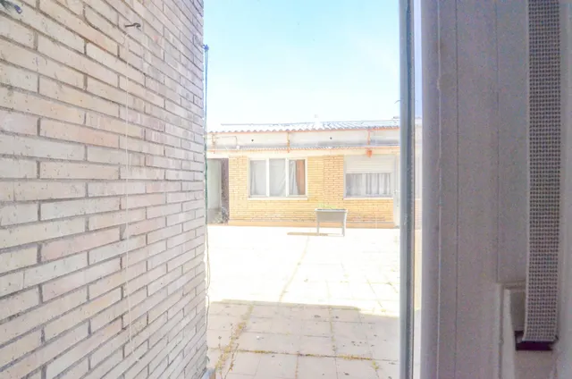 Urbis te ofrece un piso y estudio en venta en zona Salas Bajas, Salamanca. — 9
