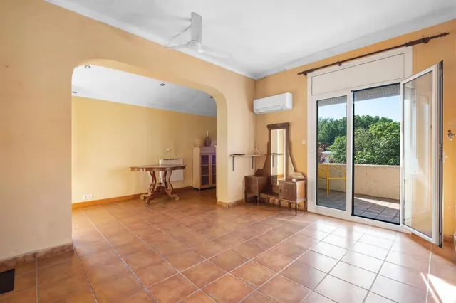 Villa con enorme jardín y piscina en pleno centro, a 5 minutos de la playa — 14
