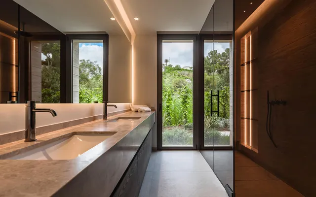 NUEVA VILLA DE LUJO — 13