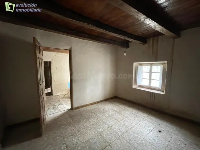 CASA DE PUEBLO PARA REHABILITAR EN OLMOS DE LA PICAZA - foto 4