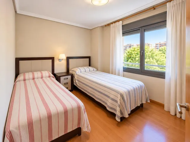 OPORTUNIDAD VIVIENDA A ESCASOS METROS DE LA PLAYA — 8