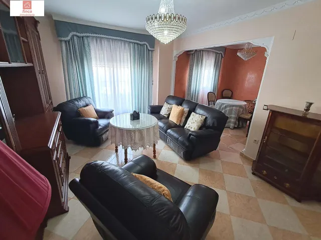 VENTA EN MONTIJO, ZONA CENTRO, MAGNIFICO PISO EN 1ª PLANTA, AMUEBLADO, EXCELENTES CALIDADES, CLIMATIZADO — 2