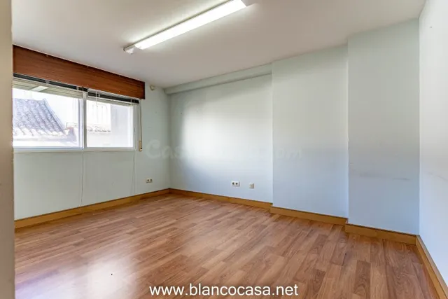 Entreplanta en venta ó alquiler C/Barcelona (Carballo) - foto 2