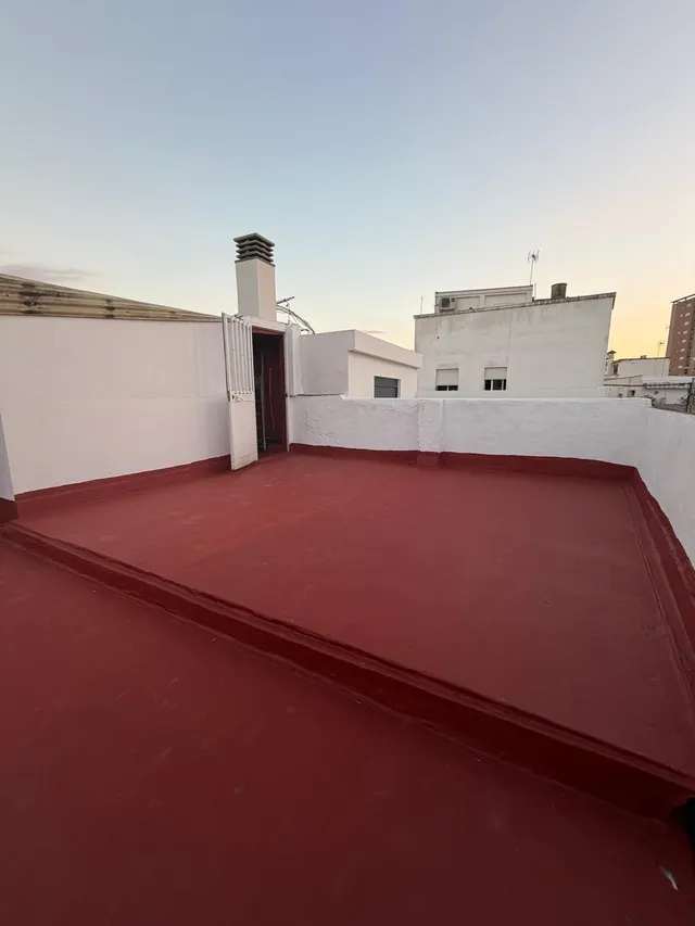 Casa de una planta con patio interior y azotea - zona el peliron — 12