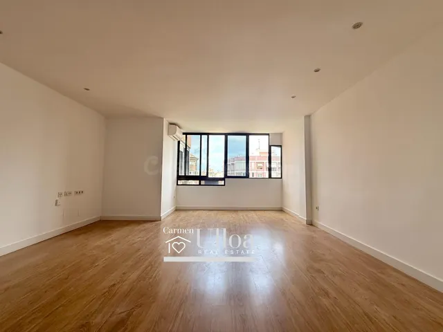 AMPLIA Y LUMINOSA VIVIENDA EN ALQUILER EN AVENIDA ÓSCAR ESPLÁ CON PARKING — 3