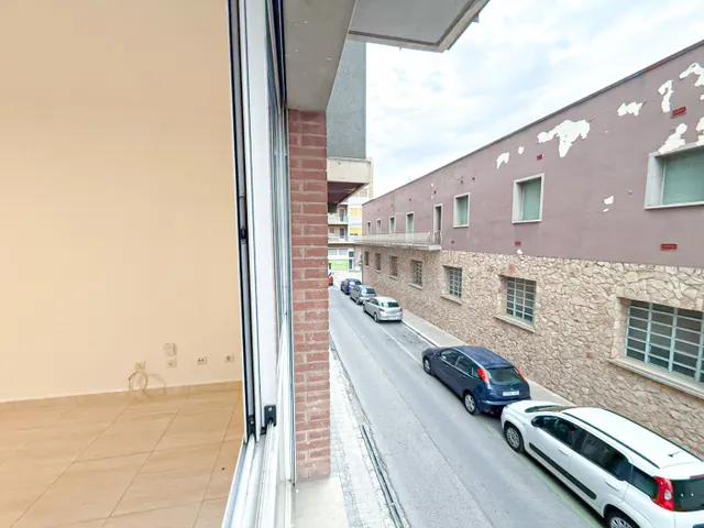 Piso de 2 dormitorios con ascensor en Figueres — 8