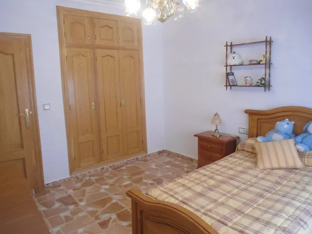 GRAN CASA EN LA LOCALIDAD DE SISANTE — 23