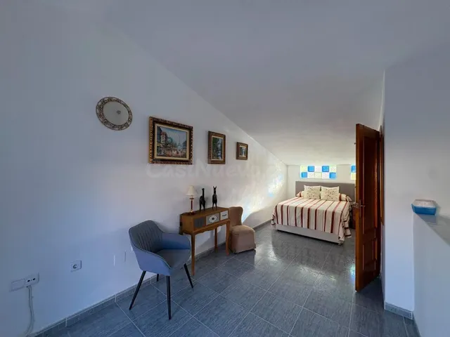 Chalet Adosado de 3 Plantas con Solárium en Playa Flamenca ( - foto 2