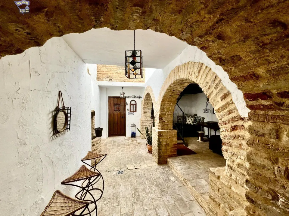 SE VENDE 2 PROPIEDADES  EN EL CASCO ANTIGUO DE ARCOS