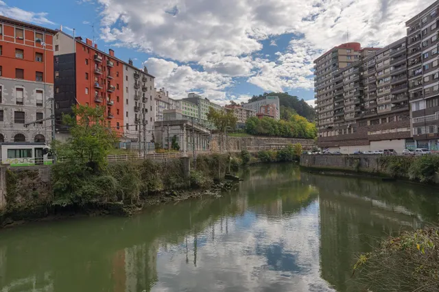 Se vende Espectacular piso con licencia turística a 7 min del Casco Viejo — 34