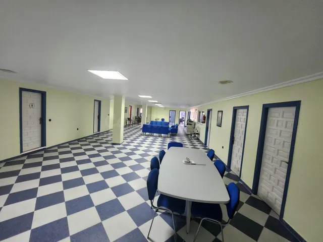 Local comercial a la venta en Urbanización La Marina, San Fu - foto 3