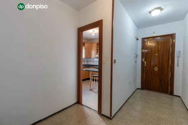 Estupendo piso  en la última planta en calle doctor azpitarte — 19